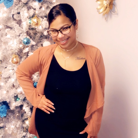 Meet your Posher, Roxanna - Picture 2 of 2